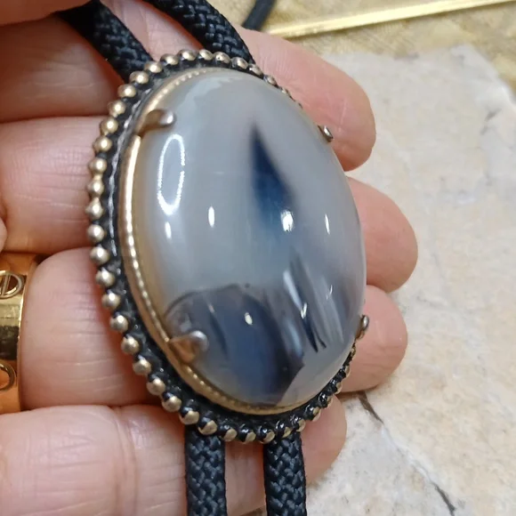 Vintage Bolo Necklace Gray Agate Natural Stone